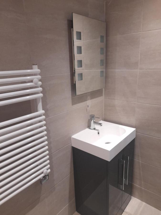Lovely Home With Full En-Suite Double Bed Rooms Reading Kültér fotó