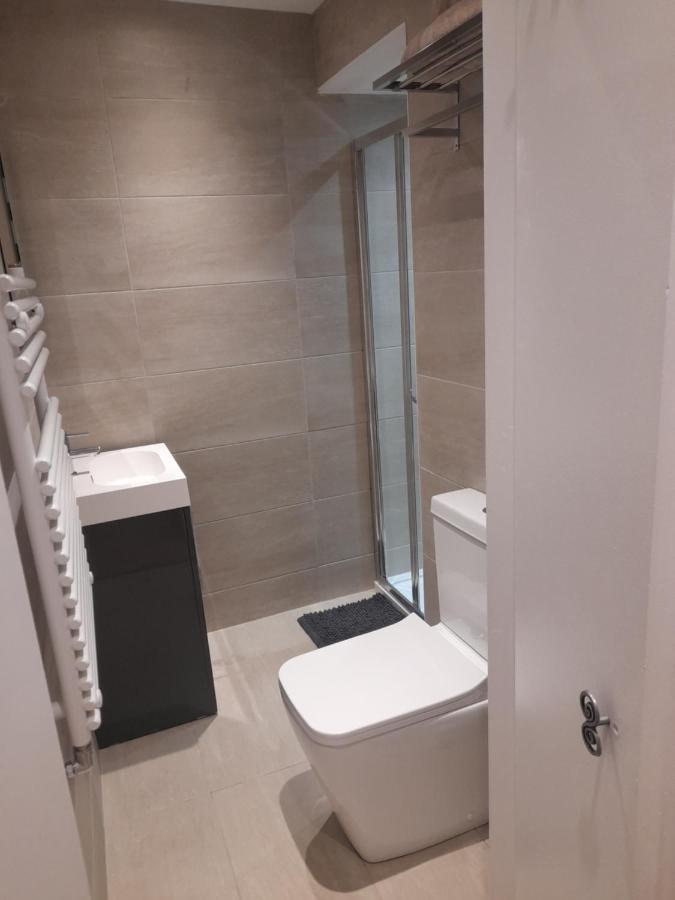 Lovely Home With Full En-Suite Double Bed Rooms Reading Kültér fotó