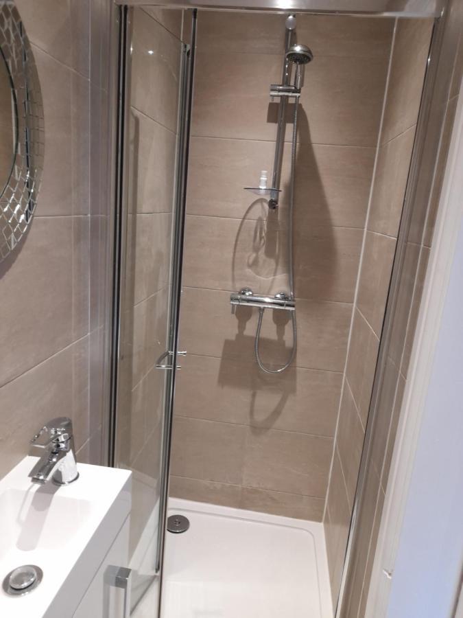 Lovely Home With Full En-Suite Double Bed Rooms Reading Kültér fotó