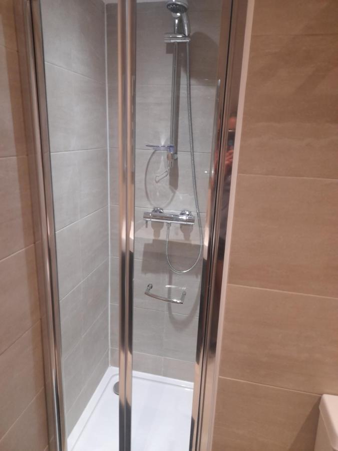 Lovely Home With Full En-Suite Double Bed Rooms Reading Kültér fotó