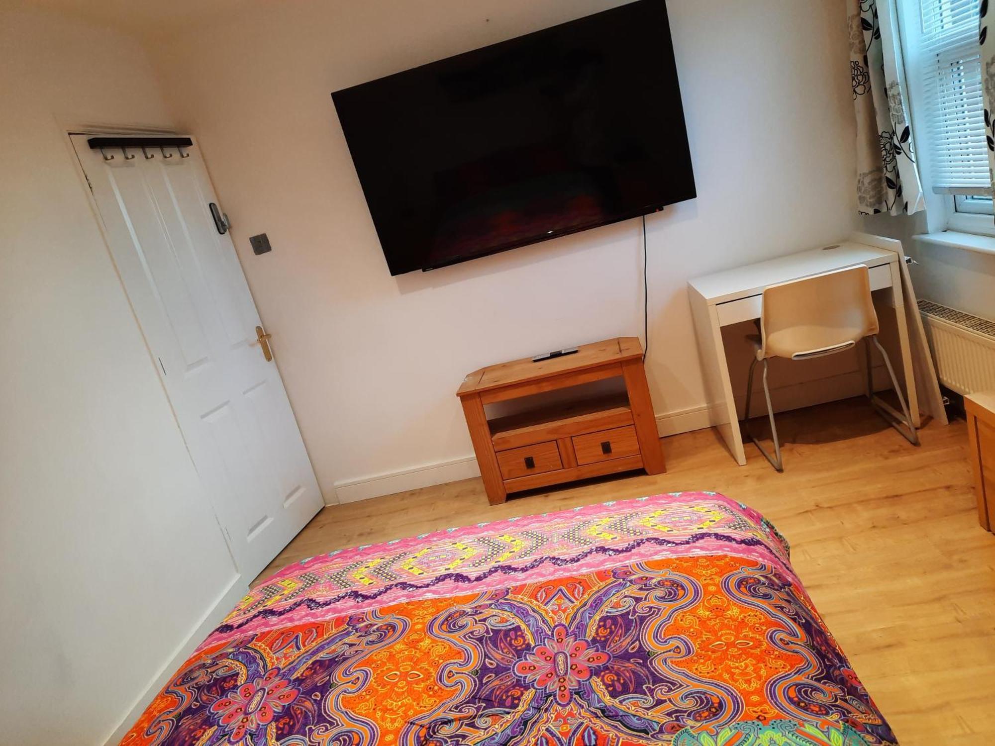 Lovely Home With Full En-Suite Double Bed Rooms Reading Kültér fotó